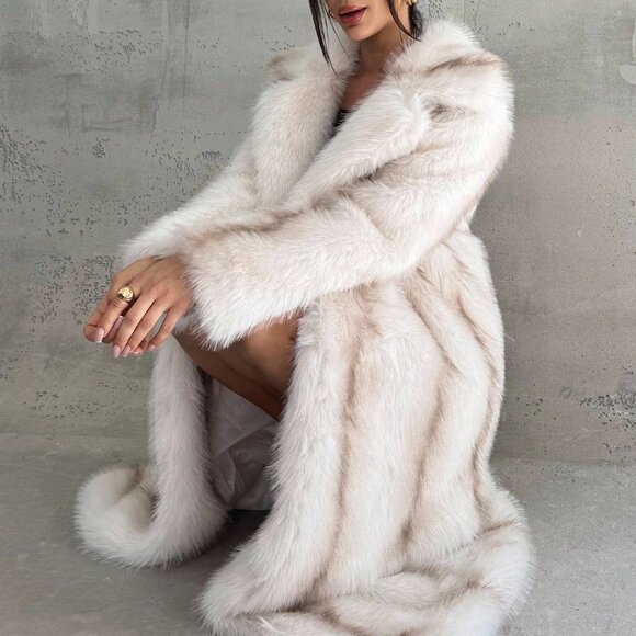 White Casual Women's Elegant Ombre Faux Fur Coat - Picture 3 of 8